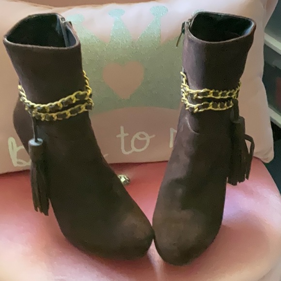 Brown SUEDE HEELS. PARIS HILTON 6m - Picture 1 of 3
